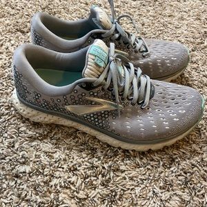 Brooks shoes. Women’s Gycerin 17. Size 8